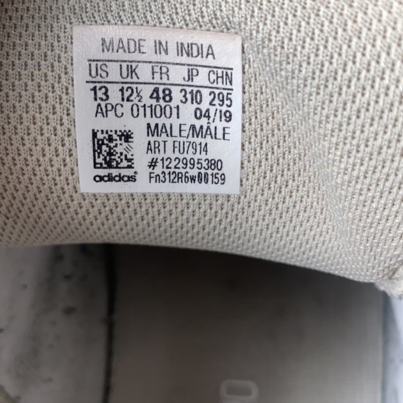 Yeezy Boost 700 V2 ‘Tephra’ - Picture 5 of 6